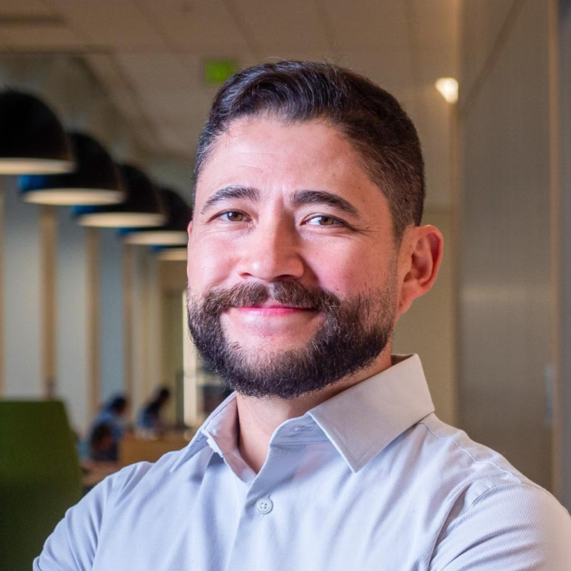 Dr. Luis Zea